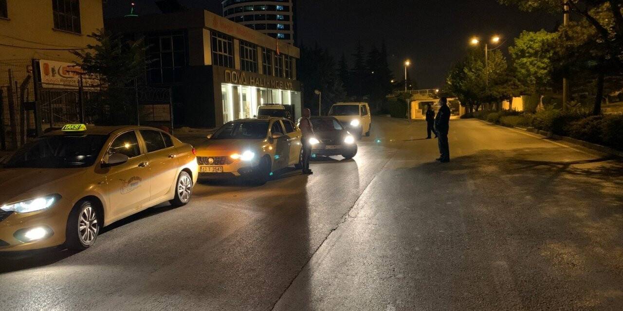 Kısıtlamada sokağa çıktılar, rahat tavırlarıyla dikkat çektiler