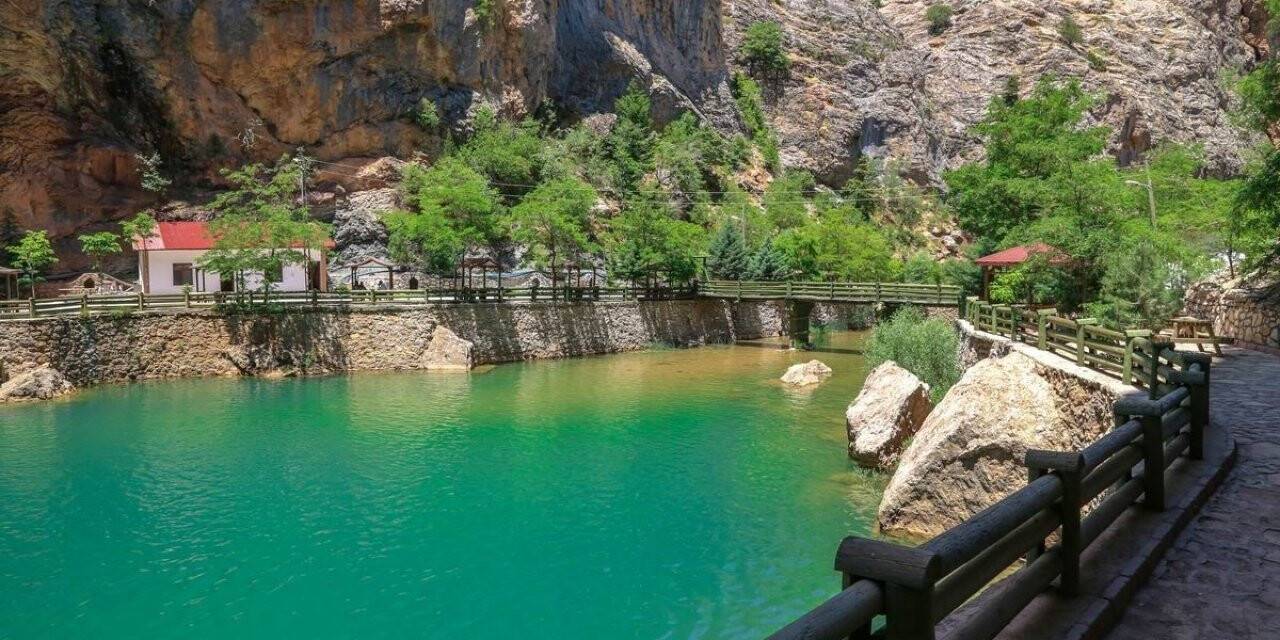 Çetmi Şelalesi doğa ve fotoğraf tutkunlarını bekliyor