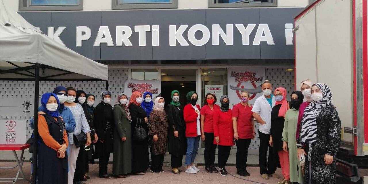 AK Partili Kadınlardan kan bağışı etkinliği