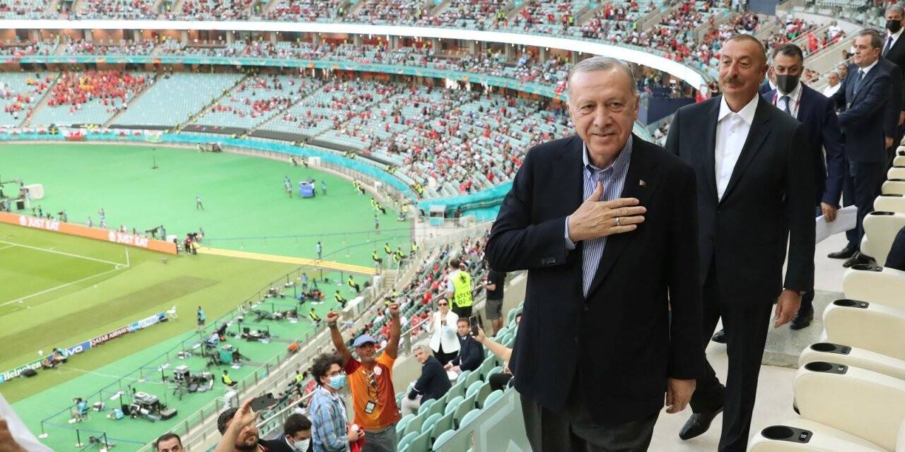 Cumhurbaşkanı Erdoğan, Türkiye - Galler maçını takip etti