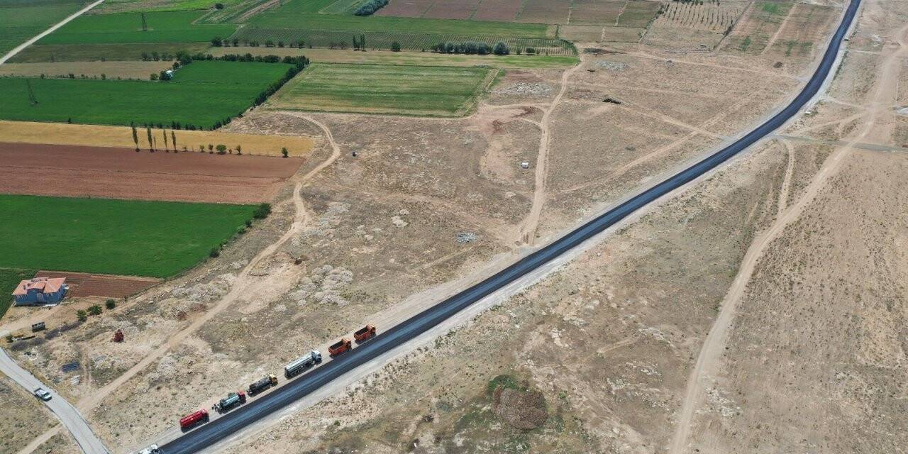 Başkan Altay mahalle yollarında sathi kaplama çalışmalarını başlattı