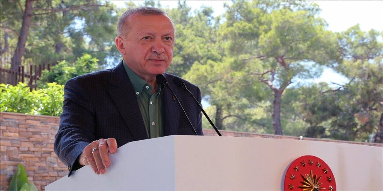 Cumhurbaşkanı Erdoğan: Ülkemiz yavaş yavaş seyahat kısıtlamaları ile ilgili listelerden çıkmaya başladı