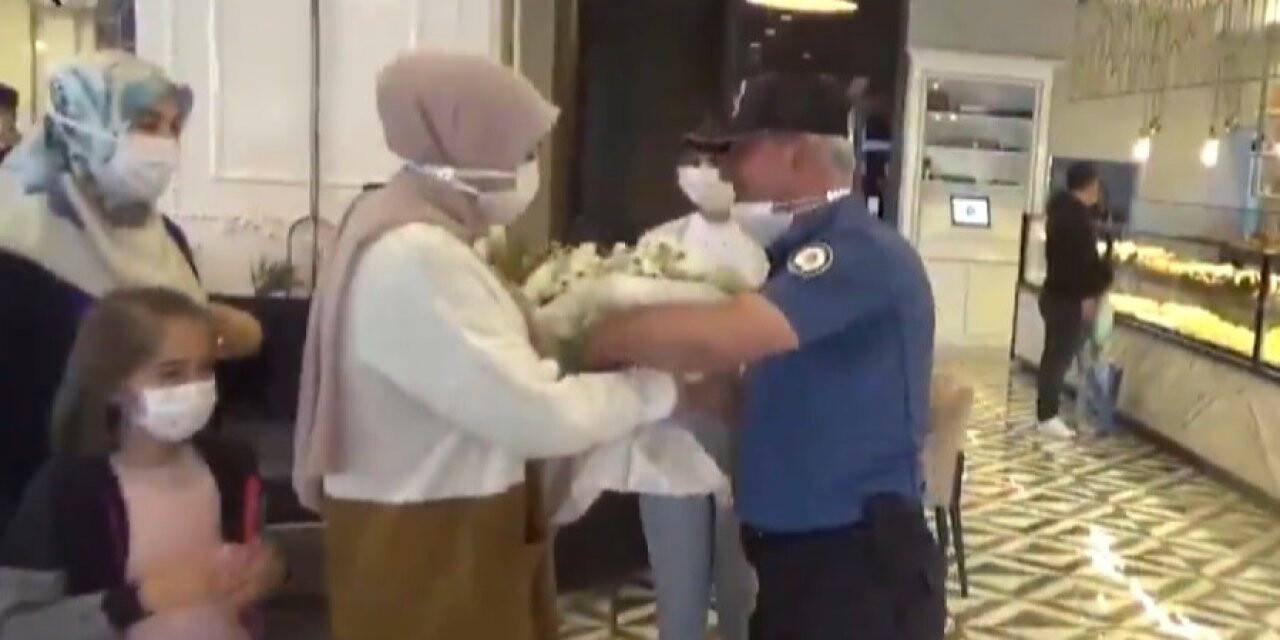 Aile içi kavga ihbarına giden polislere ‘Babalar Günü’ sürprizi