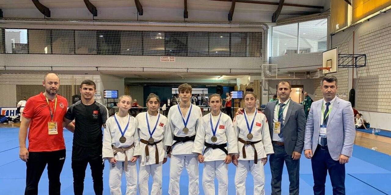 Şeyma Yıldırım’dan bronz madalya