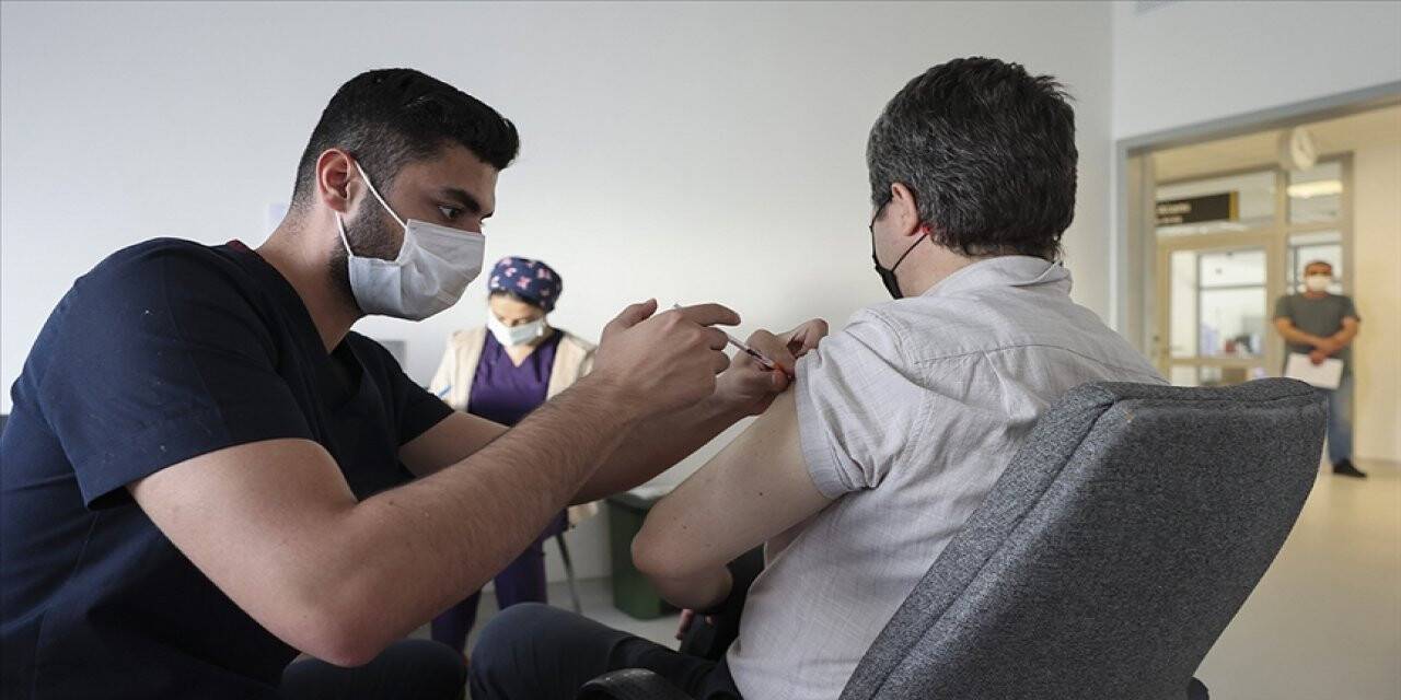 Son bir haftada 7,7 milyon dozdan fazla aşı uygulandı
