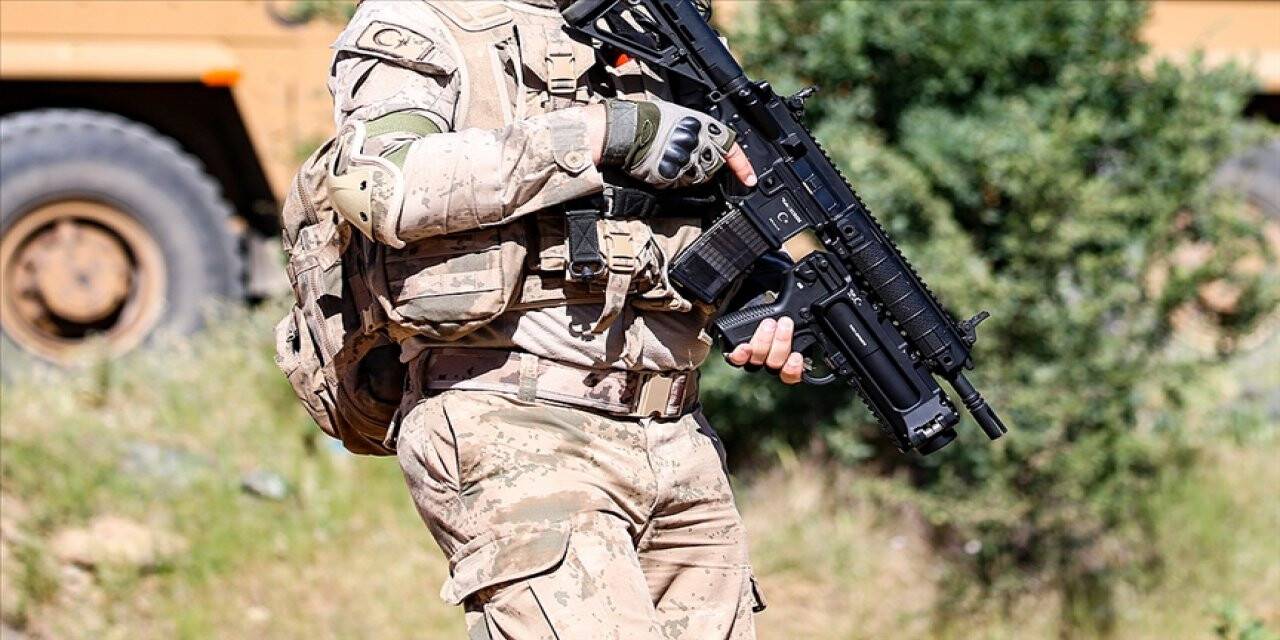 Bitlis'te Eren-11 operasyonları kapsamında 2 terörist etkisiz hale getirildi