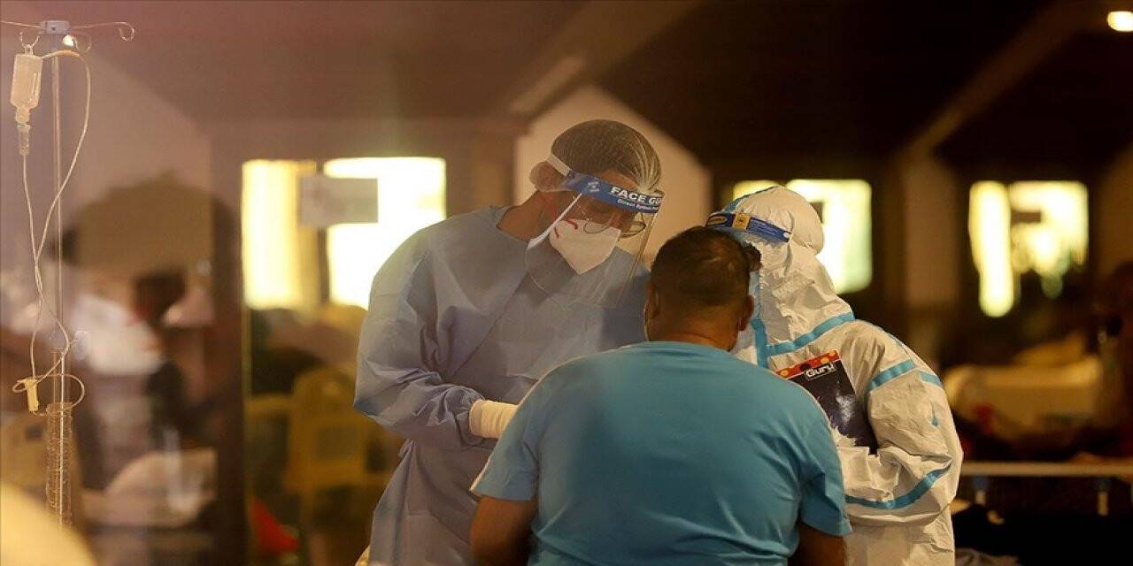 Hindistan'da Kovid-19 salgınında tedavisi süren hasta sayısı azalmaya devam ediyor