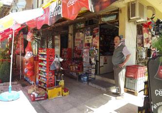 Hırsızlar bakkalı soydu