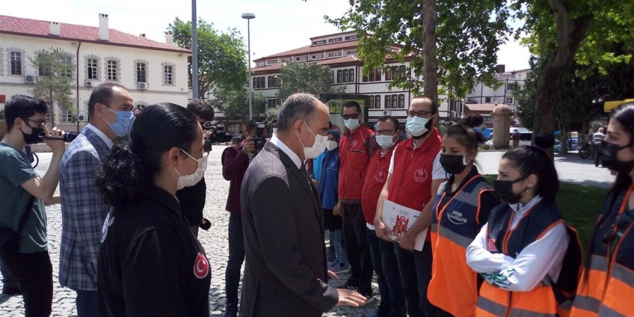Sporcular ve gönüllü gençlerden AFAD'a ziyaret