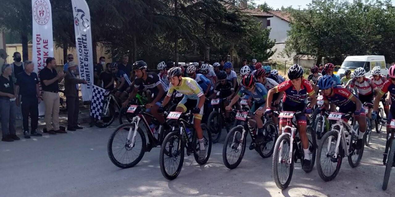 Konya Gençliksporlu pedallar kürsüde