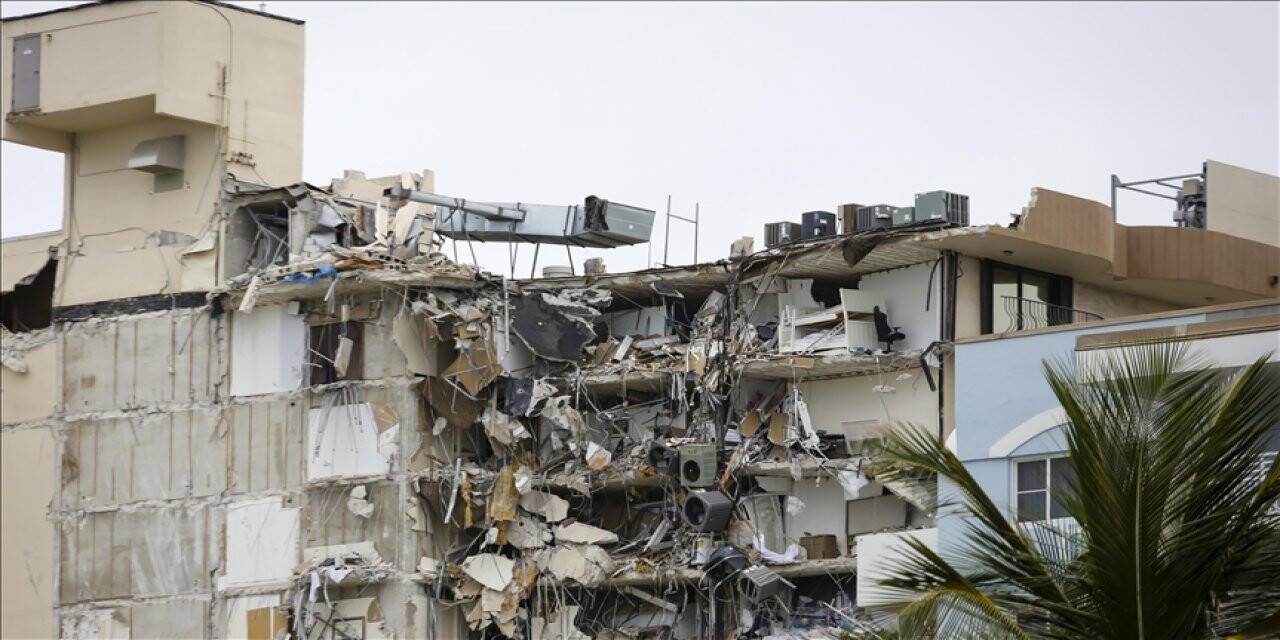 Miami'de çöken 13 katlı binada ölenlerin sayısı 10'a yükseldi