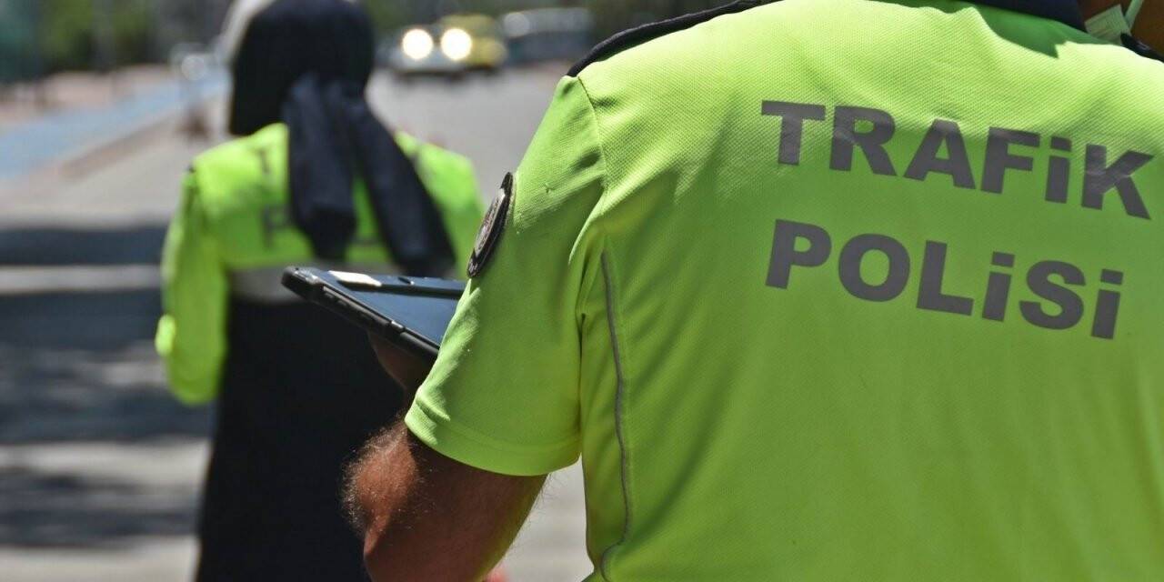 Konya’da 3 bin 989 sürücüye ceza, 100 araç trafikten men edildi