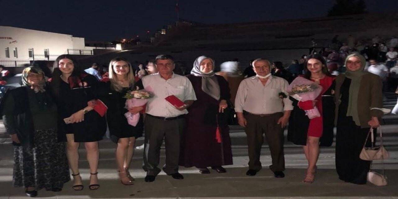 Bayındır’dan Beyşehirli tek yumurta ikizlerine tebrik mesajı