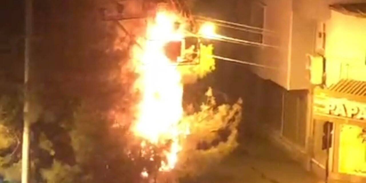 Siverek’te elektrik trafosu bomba gibi patladı