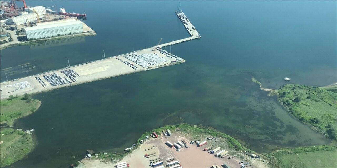 Marmara Denizi'ndeki müsilajın son durumu havadan görüntülendi