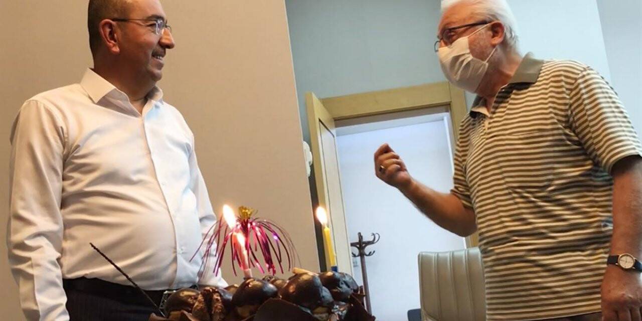 Mustafa Amcadan Başkan Kavuş’a ‘vefa’lı Sürpriz