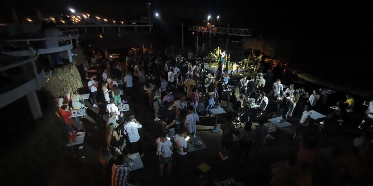 Kuşadası’nda eğlence tavan yaptı