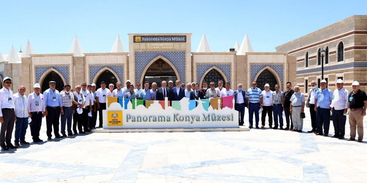 Başkan Altay: Muhtarlar mahallelerdeki gözümüz kulağımızdır