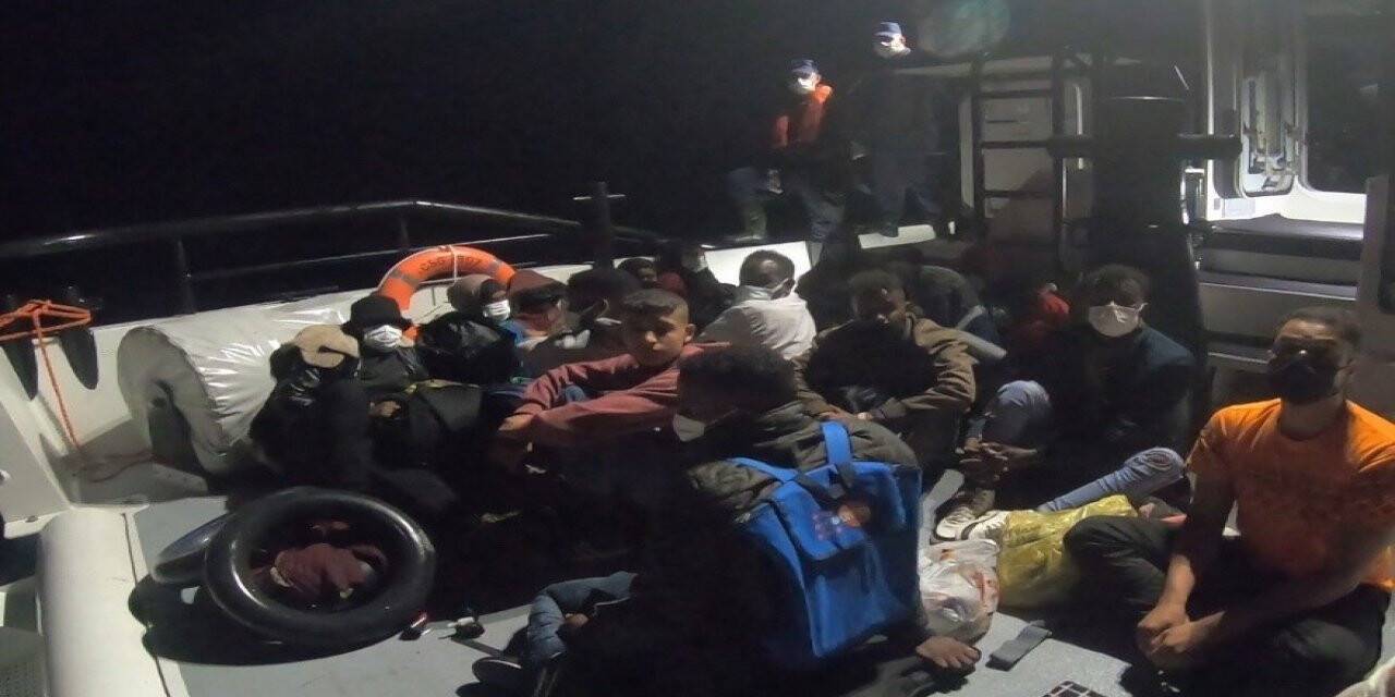 İzmir açıklarında 58 düzensiz göçmen kurtarıldı