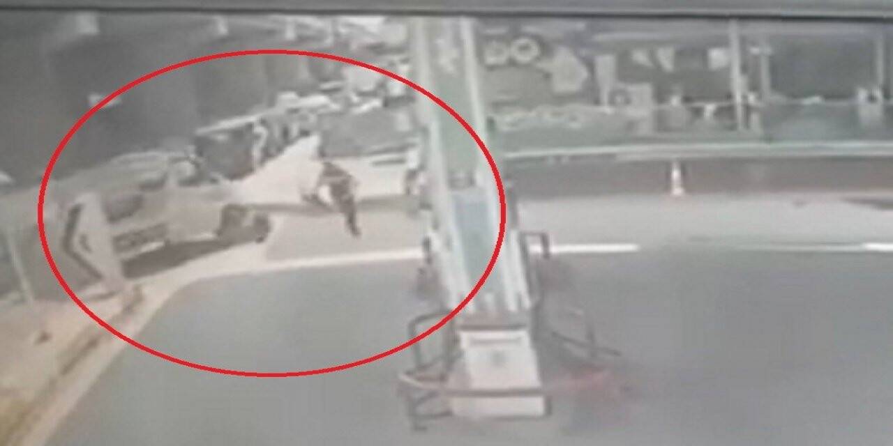 Kavga ettiği husumetlisini kamyonetle ezip metrelerce sürükledi
