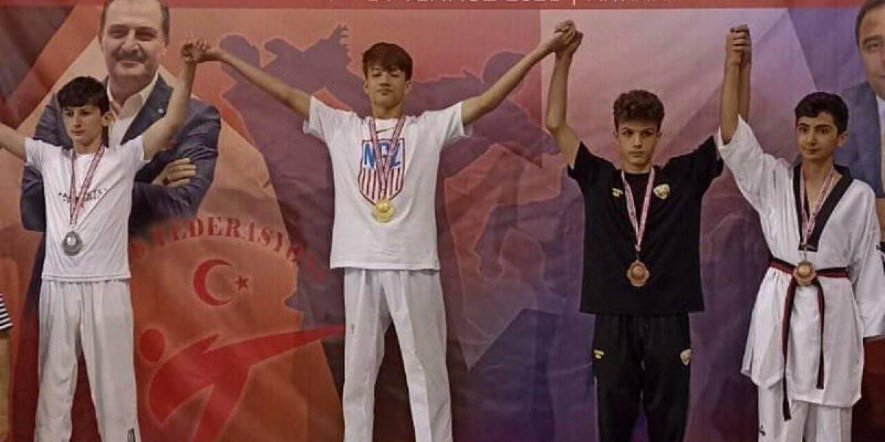Konya Büyükşehir Belediyesporlu Taekwondocu 3. oldu