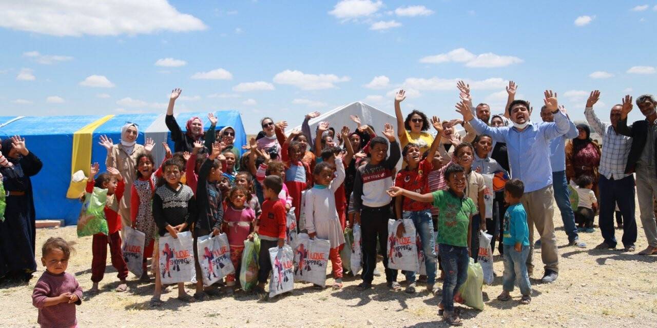 Sen Değerlisin Derneği'nden 'Bir Bağış Bir Gülüş' etkinliği