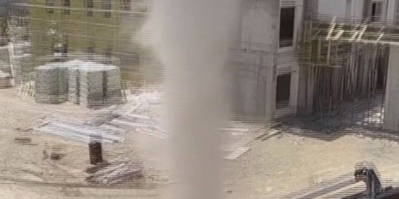 Hortum vinçte çalışırken yakaladı