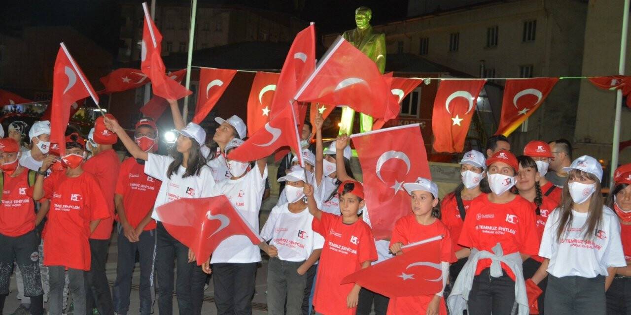 Hakkari 15 Temmuz için tek yürek