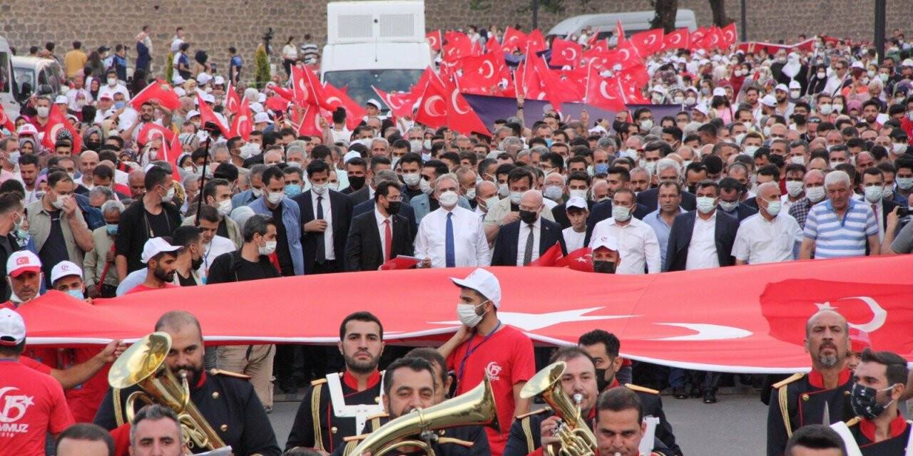 Diyarbakır'da  15 Temmuz Demokrasi ve Milli Birlik Günü etkinlikler düzenlendi
