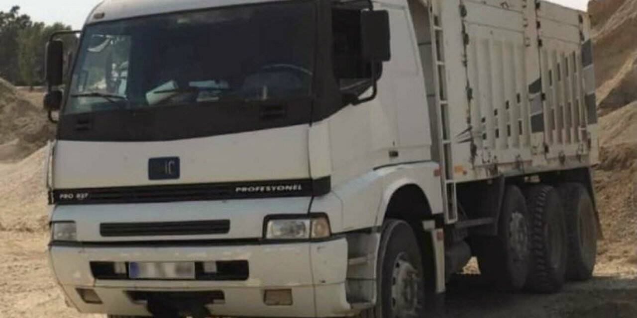 Yata yata gitmek için kamyon çalmış