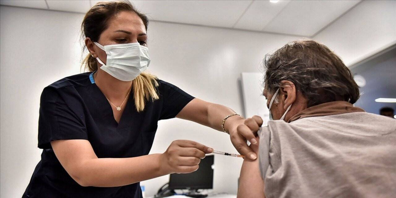 Kovid-19'la mücadelede 20 milyondan fazla ikinci doz aşı yapıldı