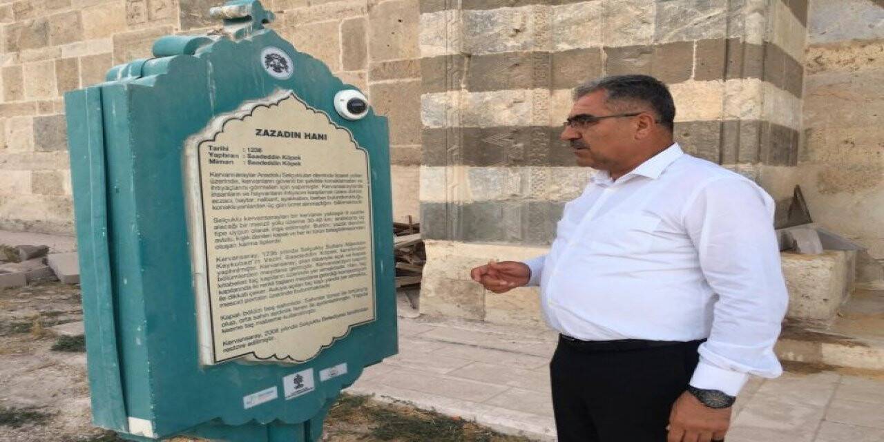 Başkan Ertaş Zazadın Hanı Kervansarayı'nda