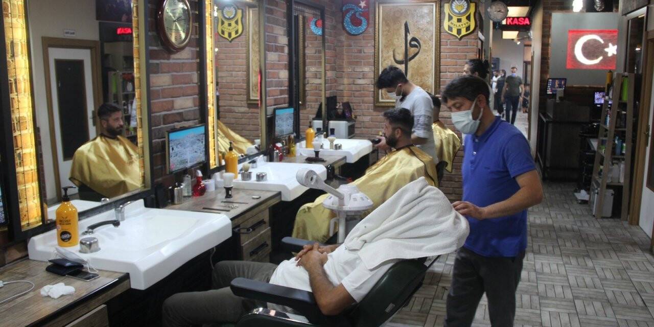Berber ve kuaförlerde bayram yoğunluğu