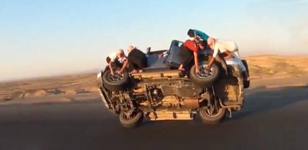 Çılgınlıkta çığır açtılar! Otobanda müthiş anlar VİDEOHABER