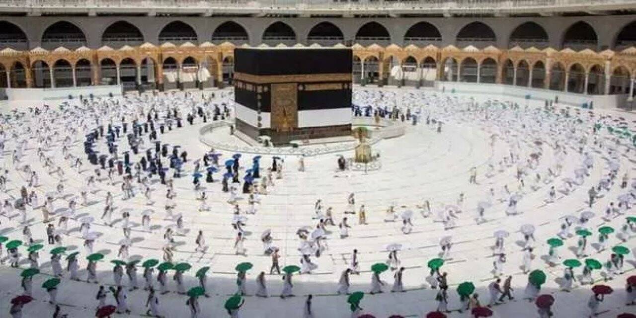 Kabe'nin örtüsü Kisve-i Şerif Kurban Bayramı arifesinde değiştirildi