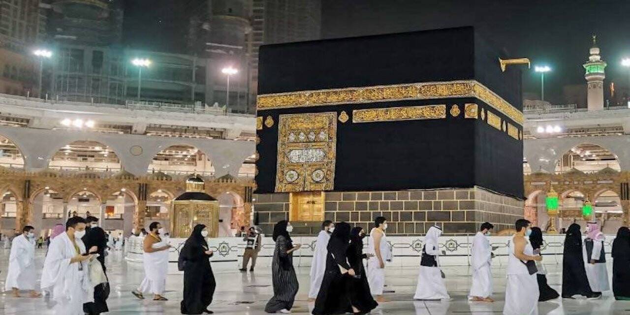 Hacılar ziyaret tavafı için Mescid-i Haram’da