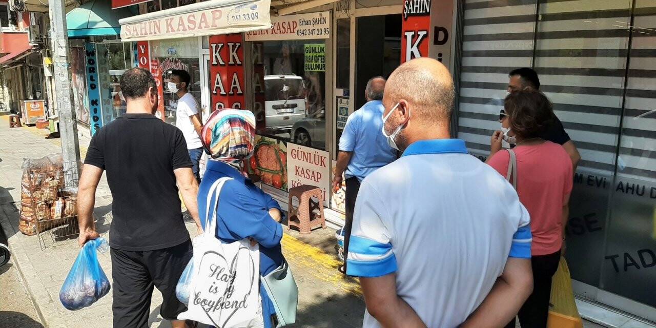 Kasaplarda kıyma çektirme yoğunluğu