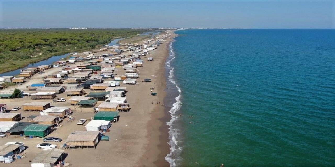 Otellerin yüzde yüz dolu olduğu Antalya’da, 5 yıldızlı denize sıfır "Çardak Beach" tatili