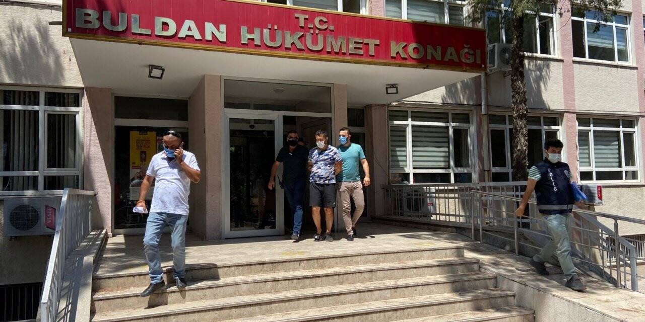Katil evlattan şok sözler: Benim annem yok