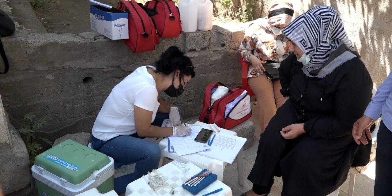 Bayramda aşılama mesaisi