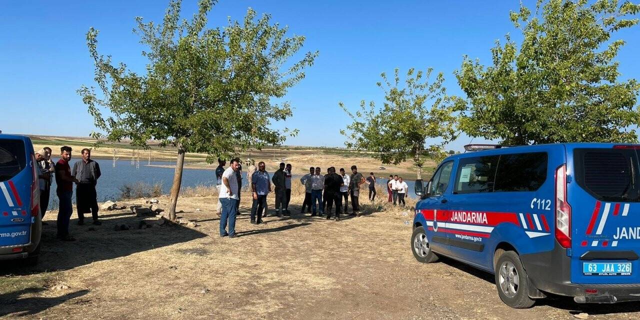 Baraj gölüne giren 3 kardeşten 2’si boğuldu