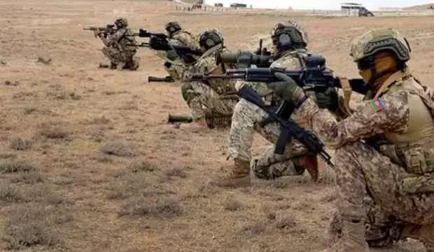Azerbaycan-Ermenistan sınırında çatışma sürüyor!