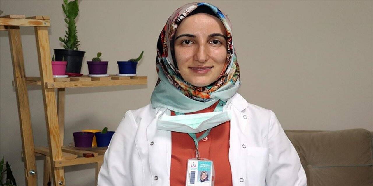 Bakan Koca’nın paylaştığı hemşireden aşı olun çağrısı