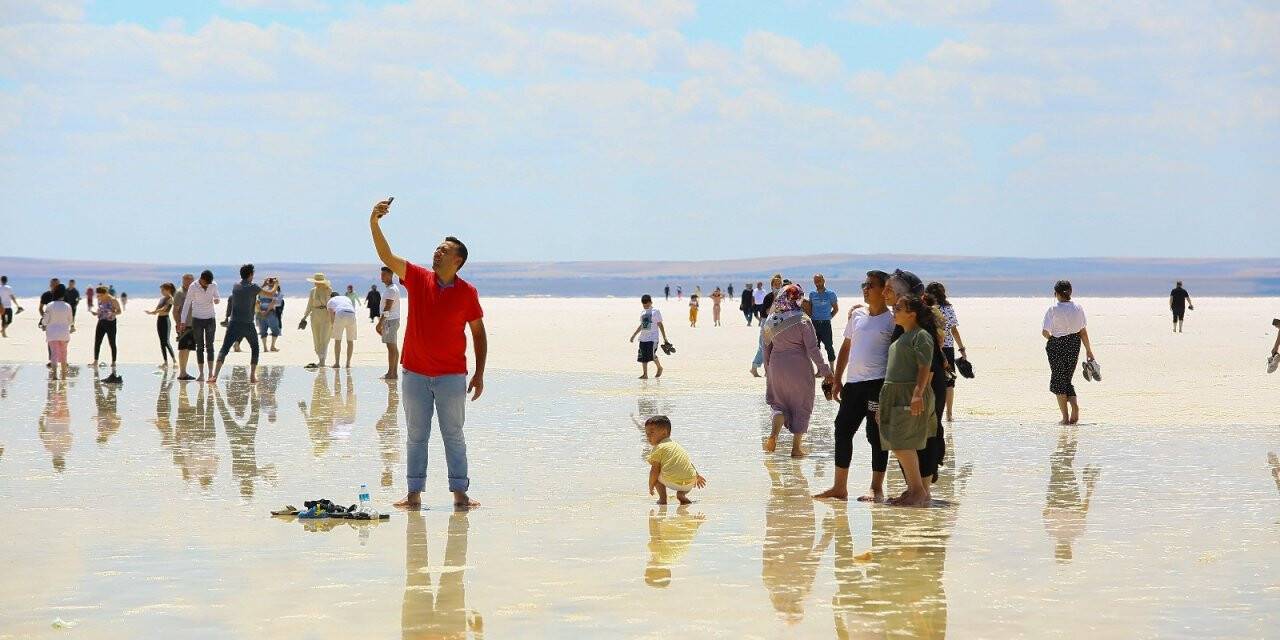 Türkiye’nin ikinci büyük gölü, ziyaretçilerin gözde mekanı oldu