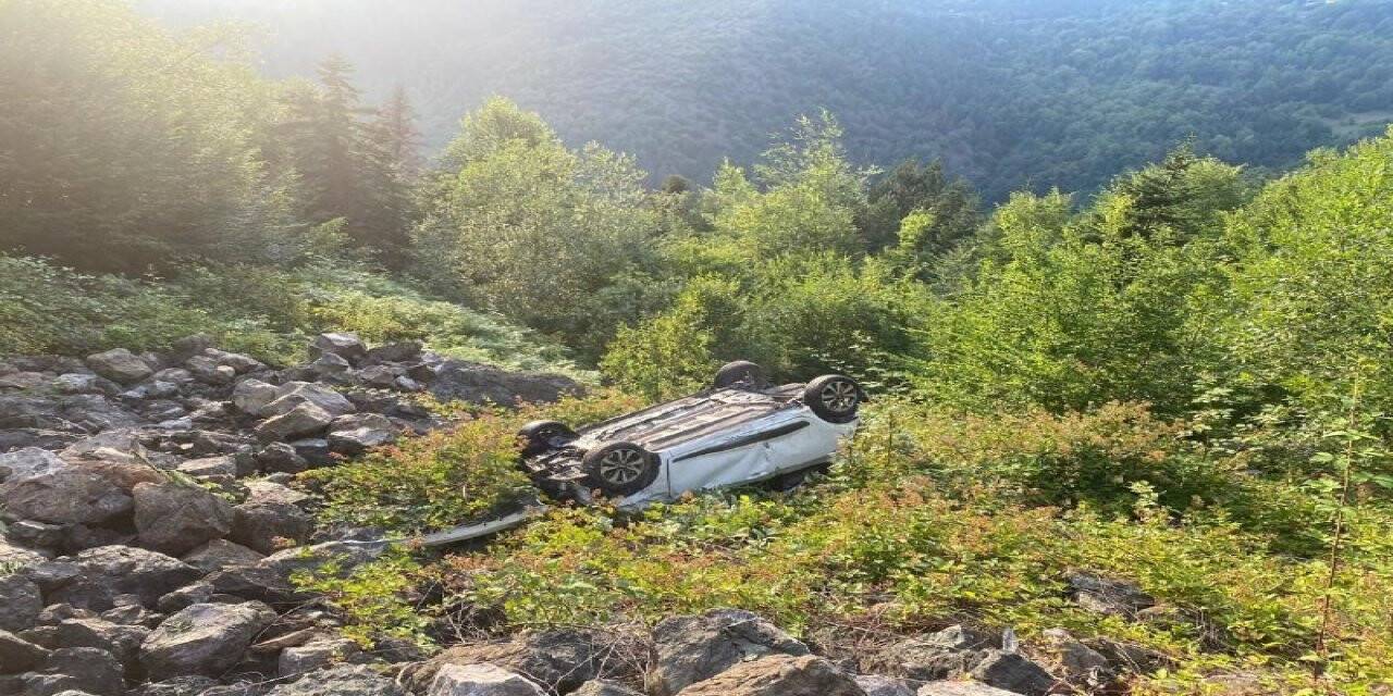Otomobil, 200 metrelik uçuruma yuvarlandı: 1 ölü