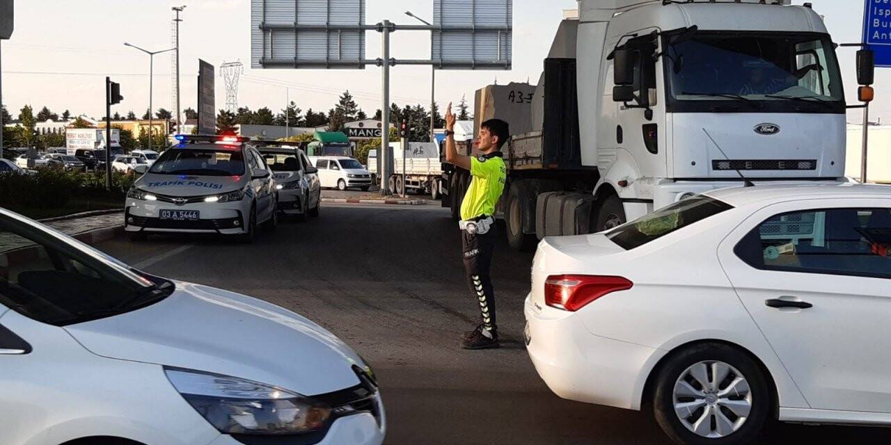 Afyonkarahisar’dan 400 bin araç geçiş yaptı