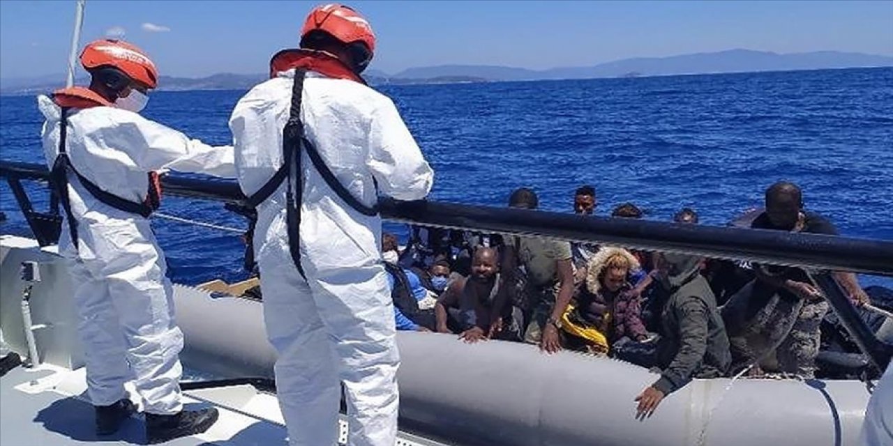 İzmir açıklarında 68 düzensiz göçmen kurtarıldı