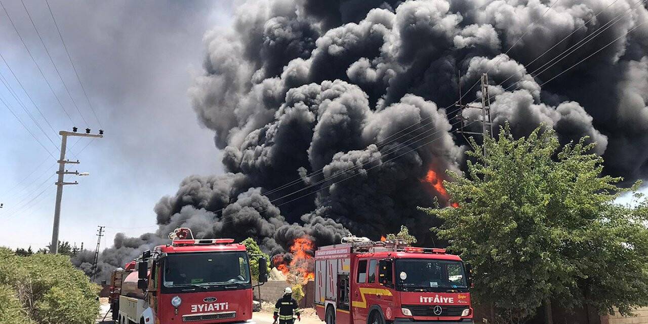 Gaziantep'te depoda büyük yangın