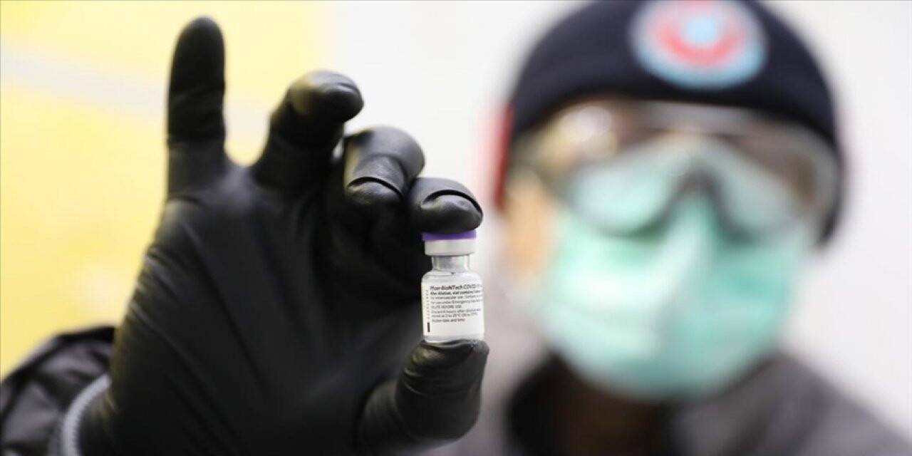 BioNTech-Pfizer: 3’üncü doz aşı, Delta varyantına karşı koruyor