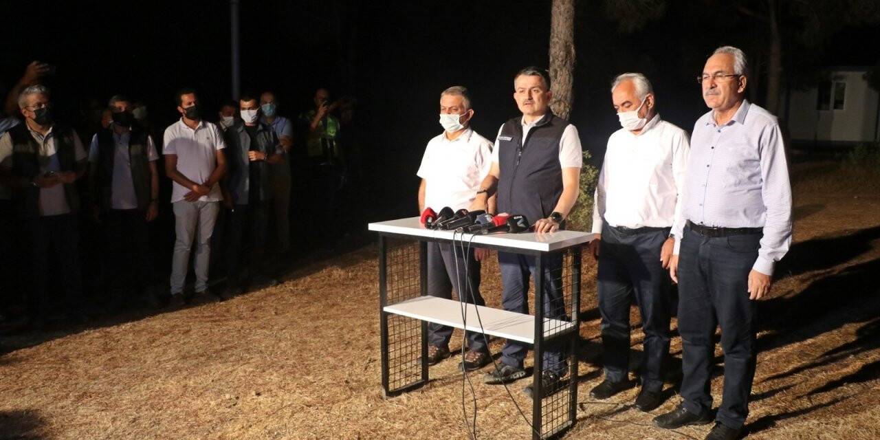Bakan Pakdemirli: “Akşam saatlerinde 600 hektar kadar zarar tespit ettik ancak 3-4 misline çıkacağını görüyoruz”